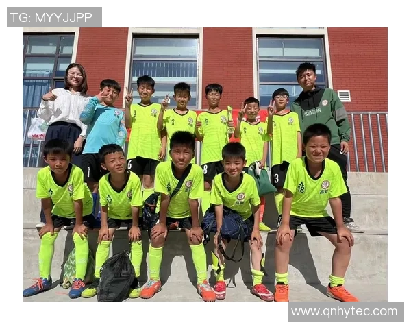 足球赛的魅力在于激情碰撞与团队合作的完美结合